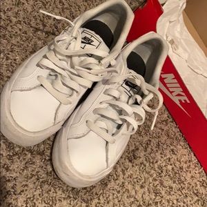 WNMS Nike court royale AC white